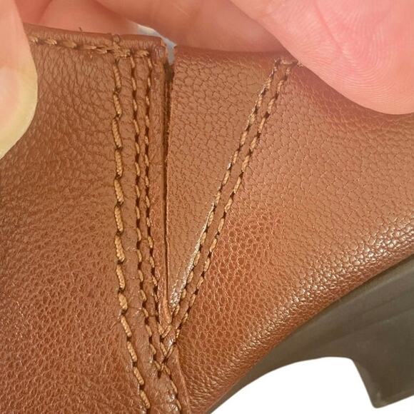 Clarks Collection Women’s Brown Leather Slip On Mules Comfort Clogs Size 10 - Picture 7 of 7